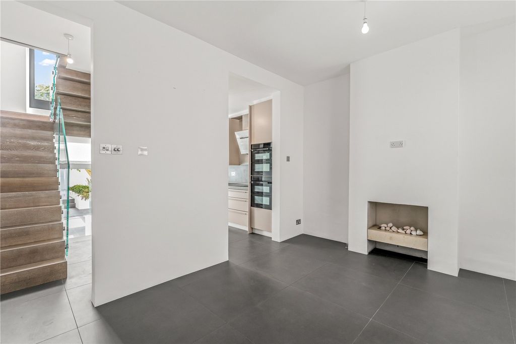 Property photo 2 of 15 Rception Room