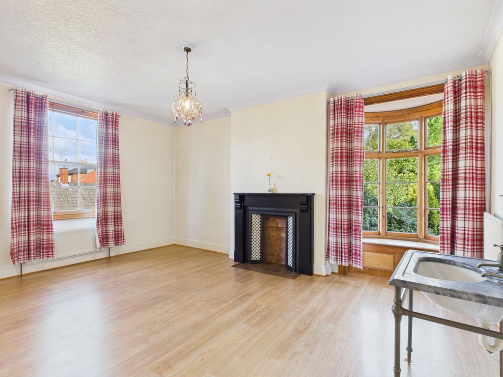 Property photo 3 of 23