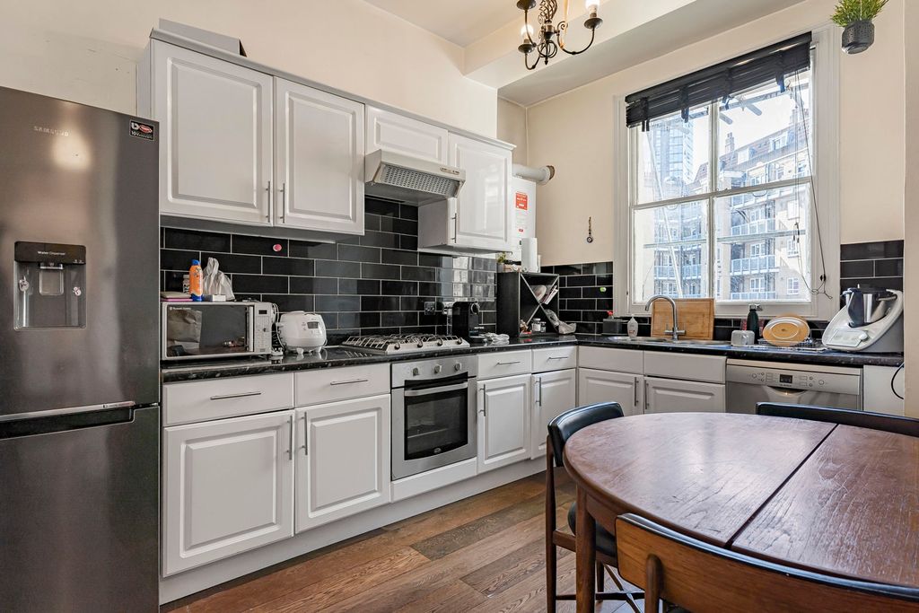 Property photo 3 of 14 Kitchen