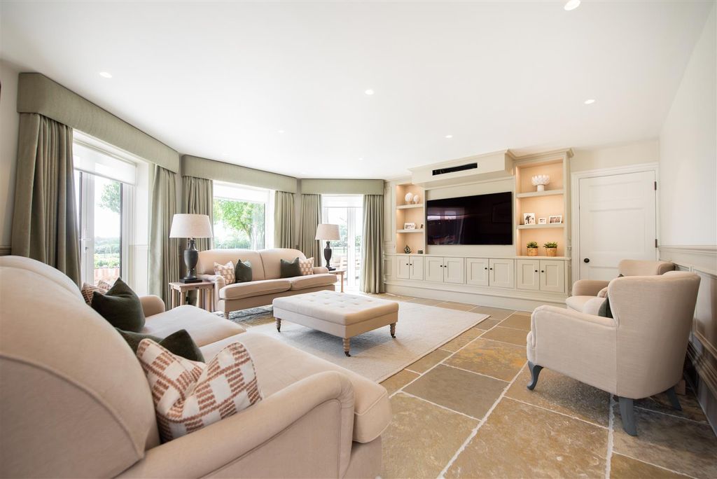 Property photo 2 of 37 Stondon Road