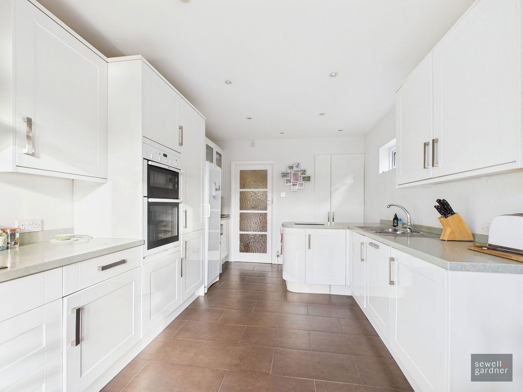 Property photo 3 of 25