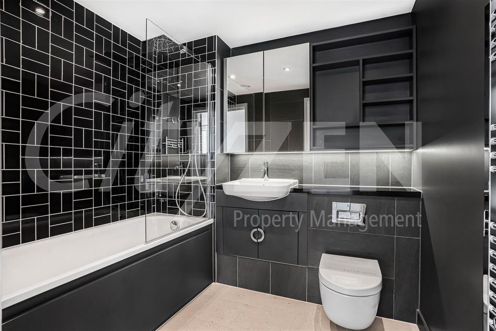 Property photo 3 of 25 Bathroom