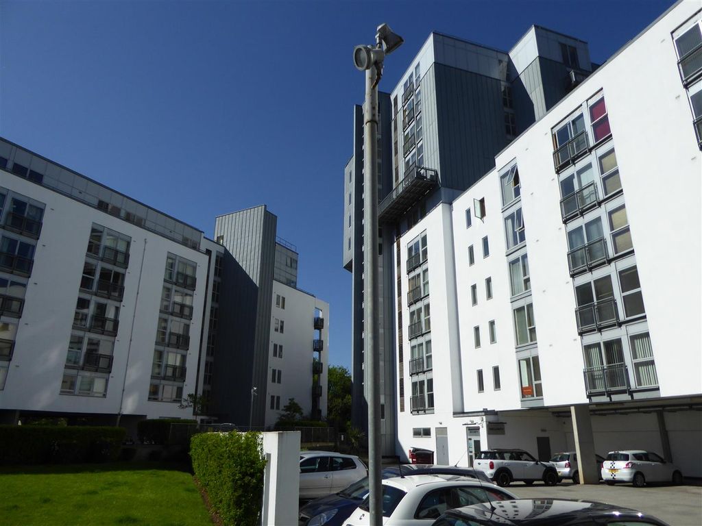 Property photo 3 of 10