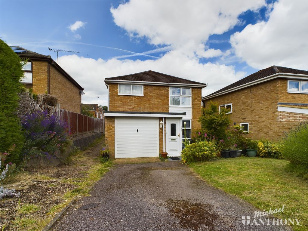 Property photo 1 of 20 Cam02773G0-Pr0141-Still028