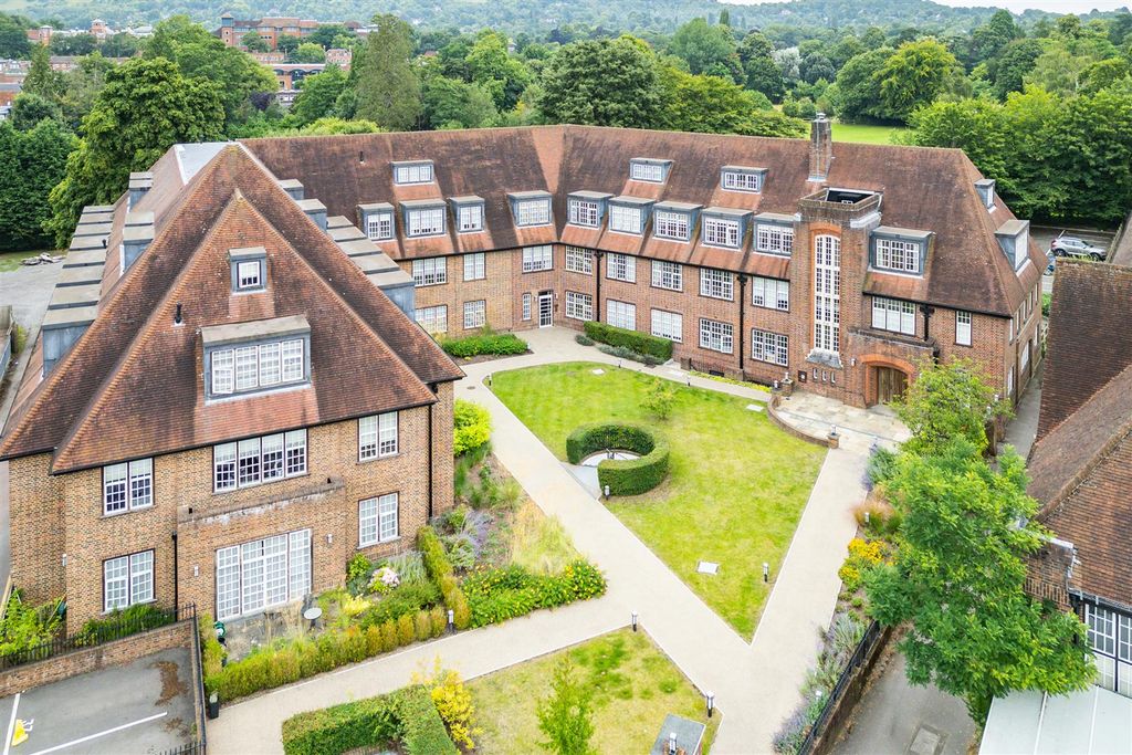 Property photo 1 of 18