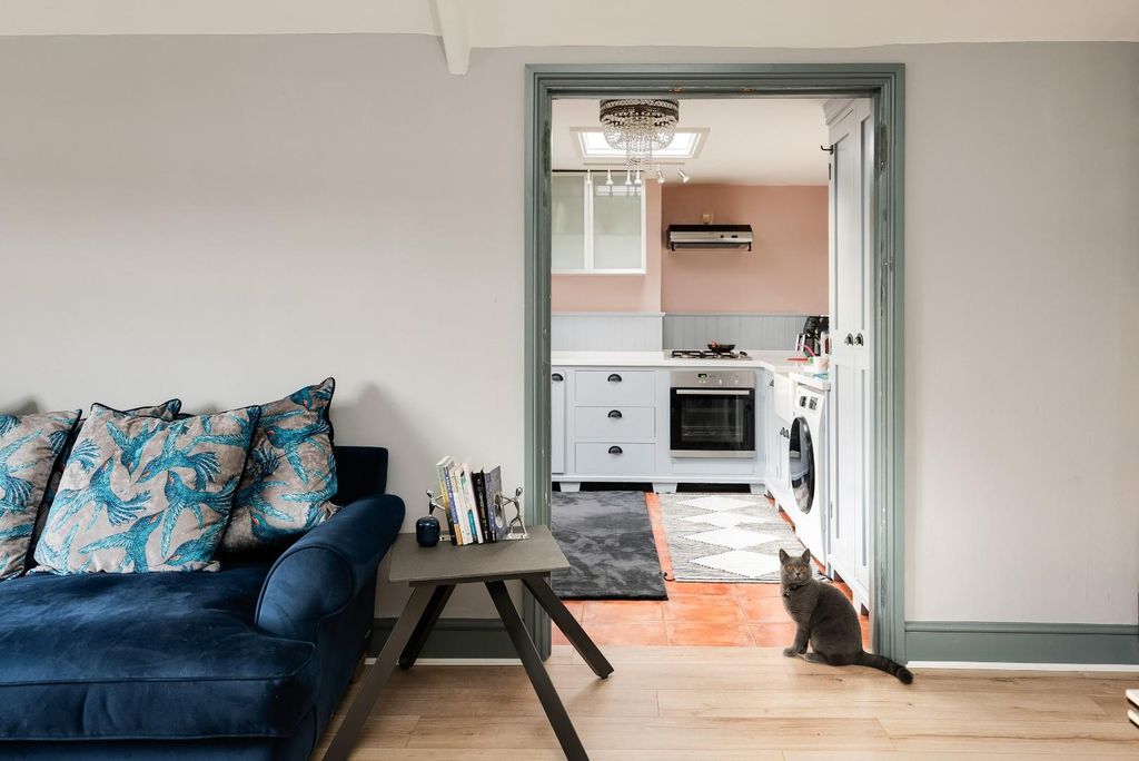 Property photo 2 of 17