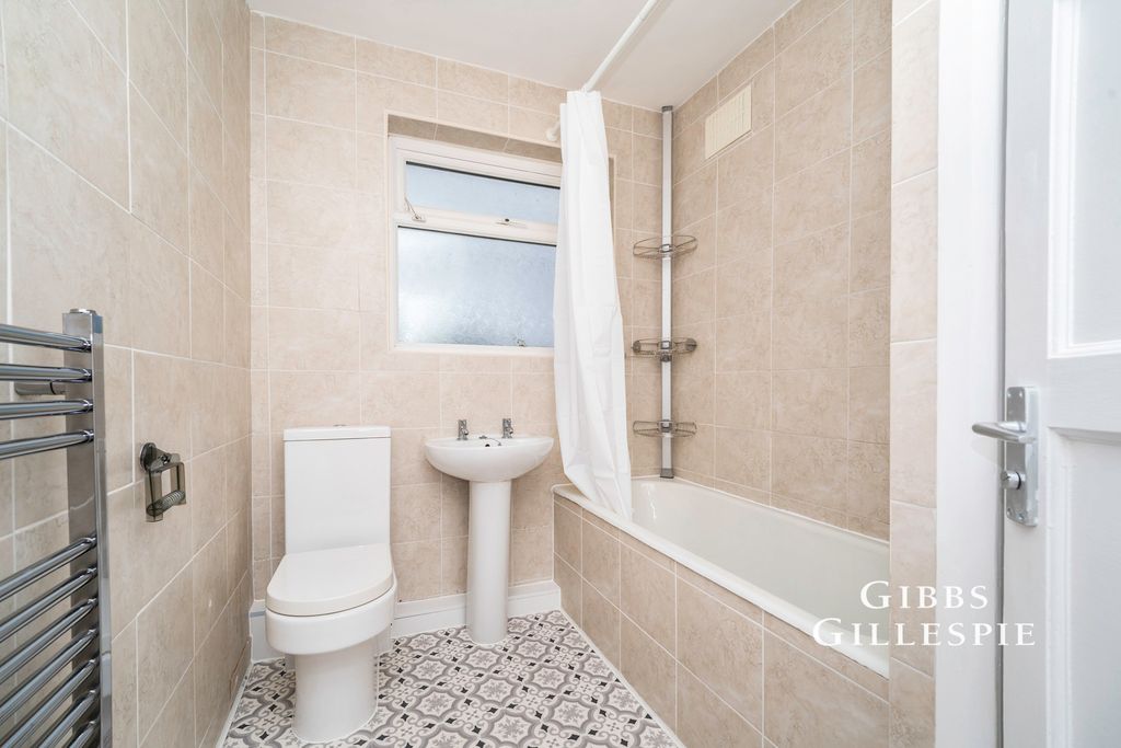 Property photo 2 of 5 Photo