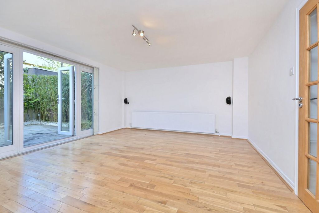 Property photo 1 of 17 Image