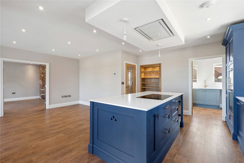 Property photo 3 of 23 Kitchen/Dining Room