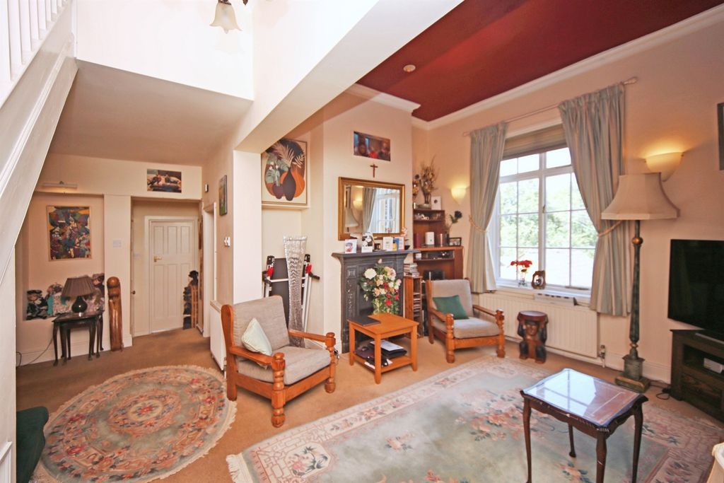 Property photo 3 of 26
