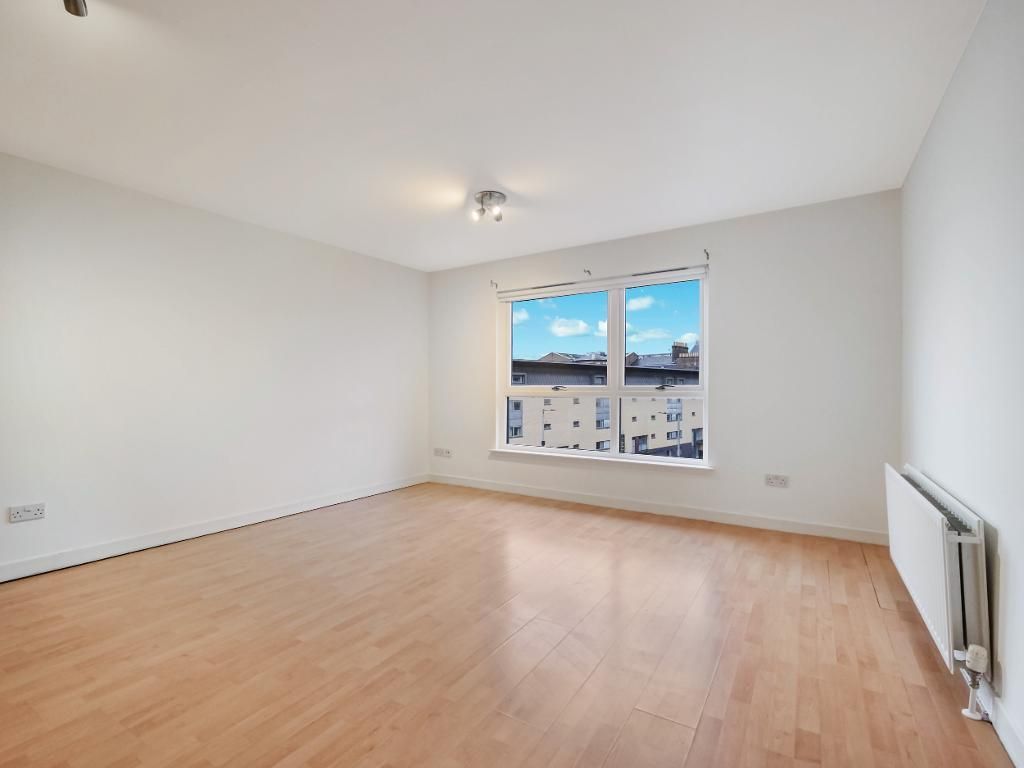 Property photo 2 of 18 Lounge