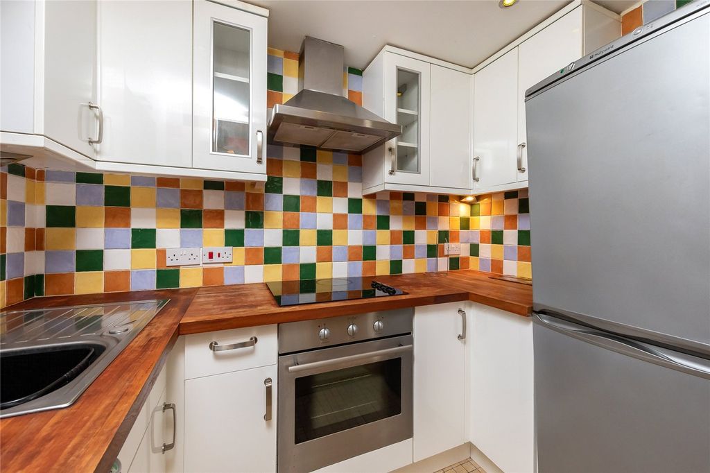 Property photo 2 of 10 Picture No. 12