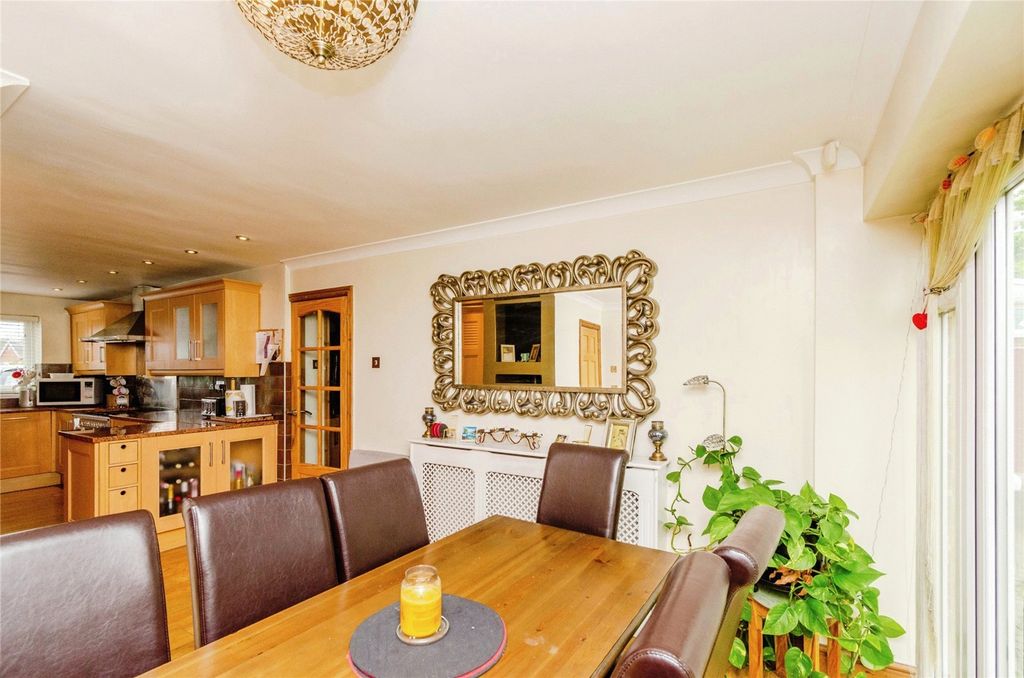 Property photo 2 of 13 Picture No. 11