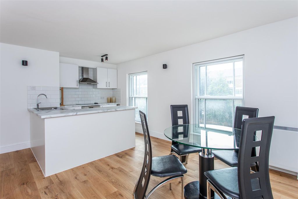 Property photo 1 of 14 Kitchen/Dining Area
