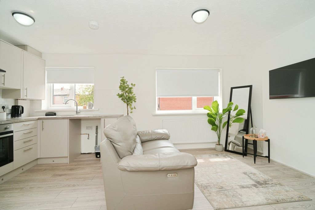 Property photo 2 of 16 Photo