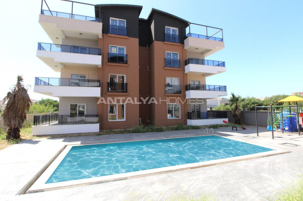 Property photo 2 of 39