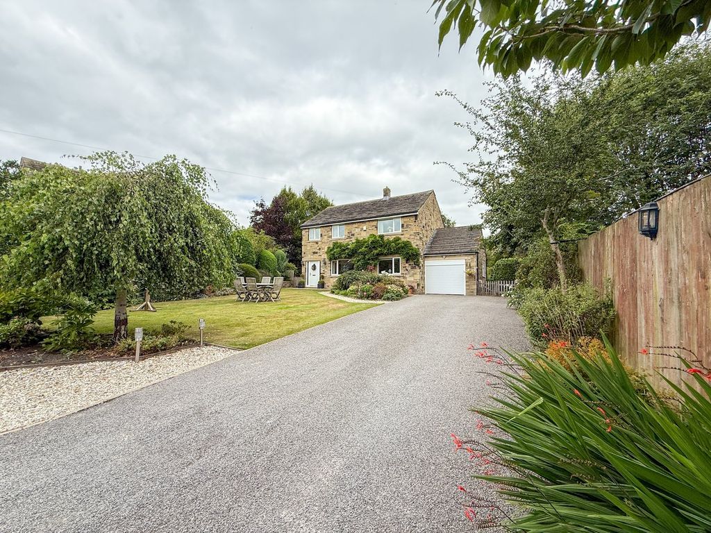 Property photo 1 of 51