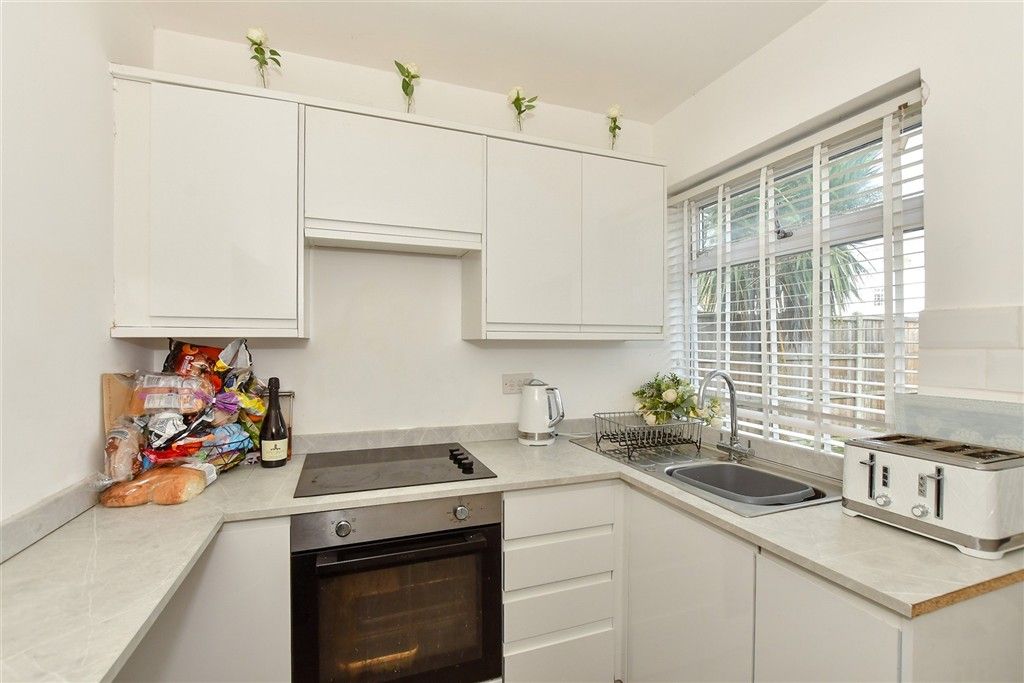 Property photo 1 of 9 Kitchen