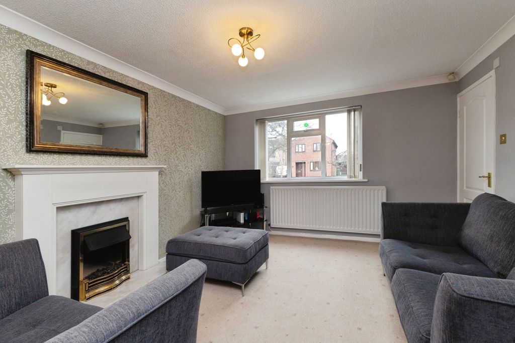 Property photo 3 of 16 Pbox-Img.Jpg