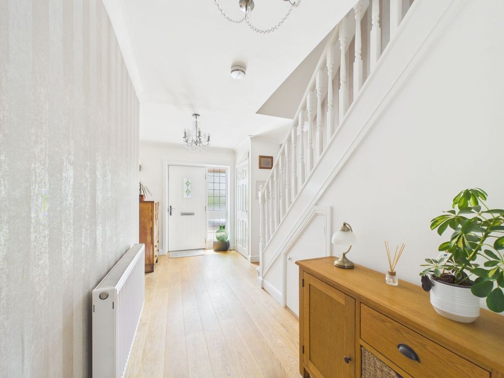 Property photo 2 of 24 Entrance Hall