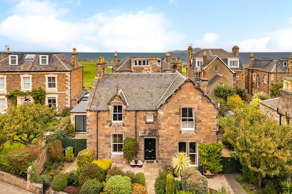 Property photo 1 of 25