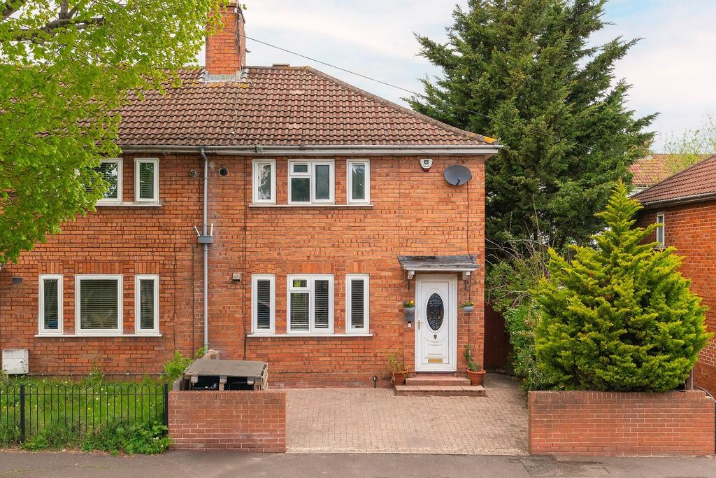 Property photo 2 of 25 1B0R4Br - External B.Jpg