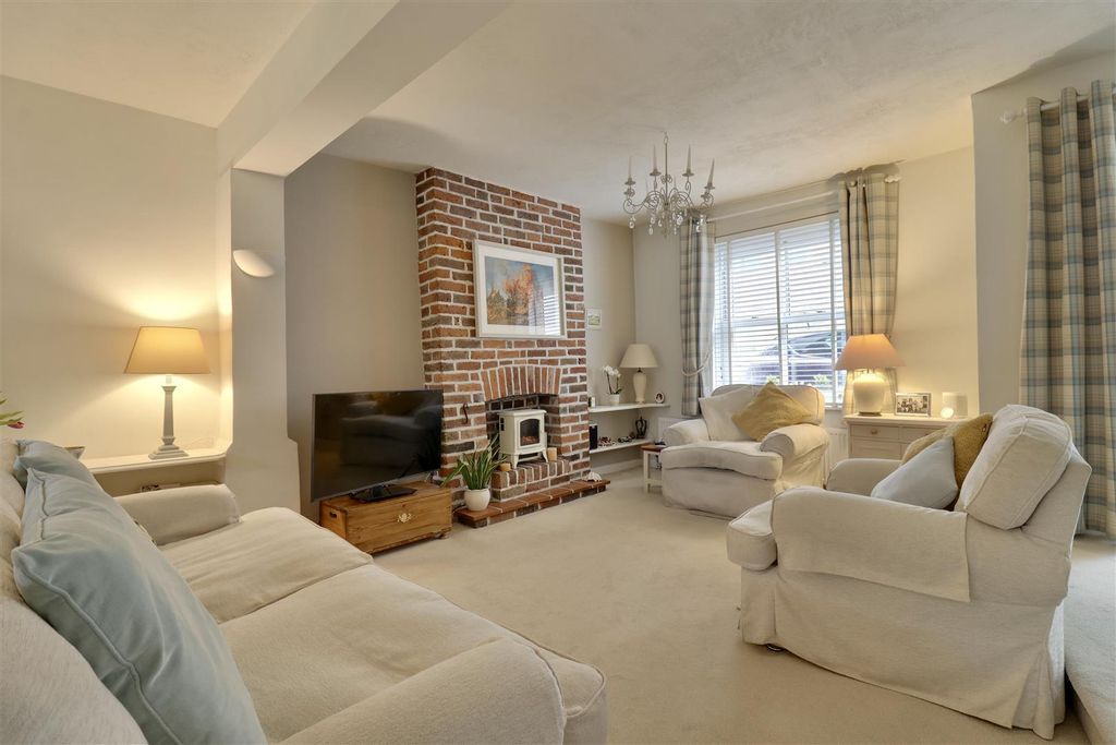 Property photo 2 of 21 C06Ebdd3-1996-4A9F-B843-8488924B5359_1_201_A.Jpeg