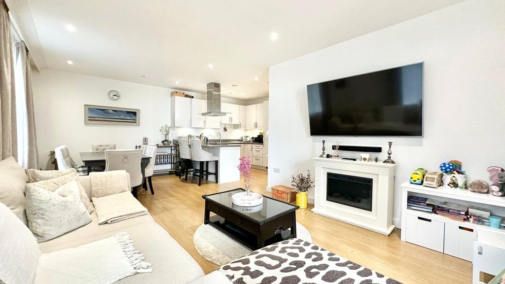 Property photo 1 of 19 Picture No. 02