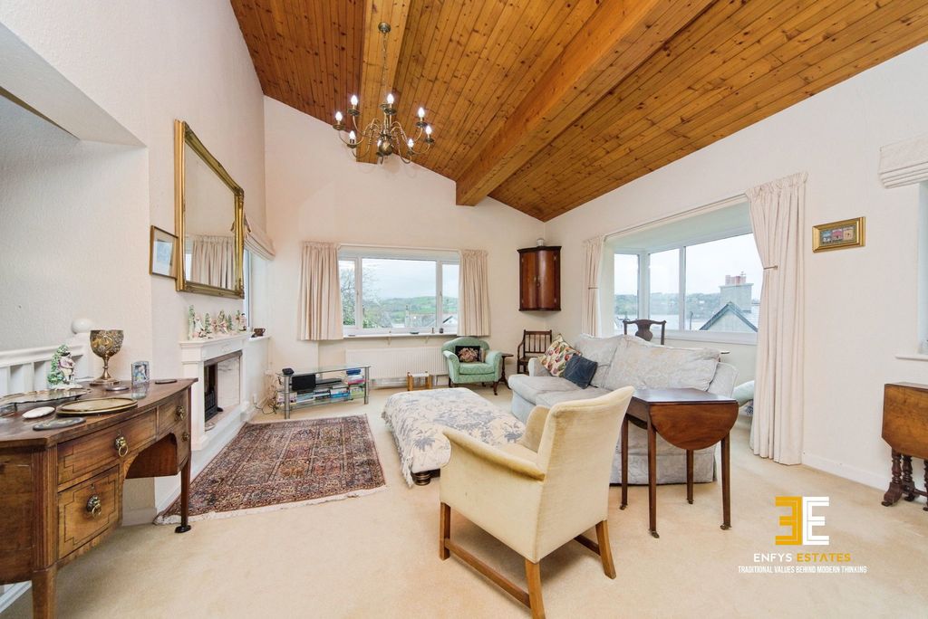 Property photo 2 of 27