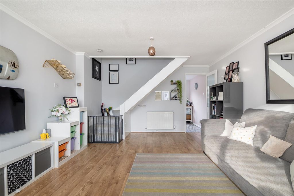 Property photo 2 of 20