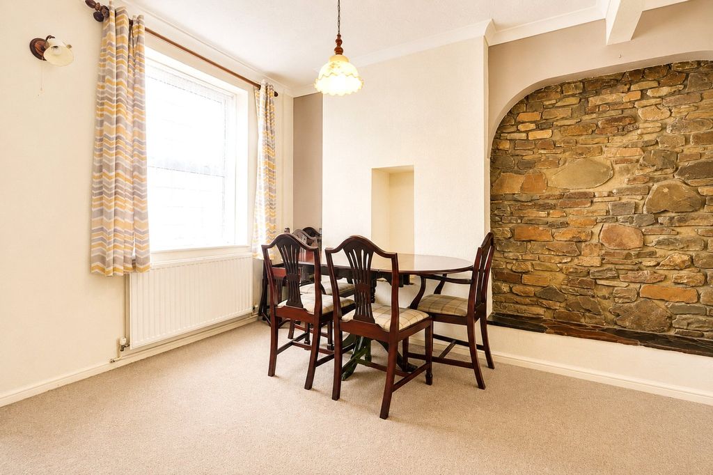 Property photo 3 of 10 3 - Picture No. 07