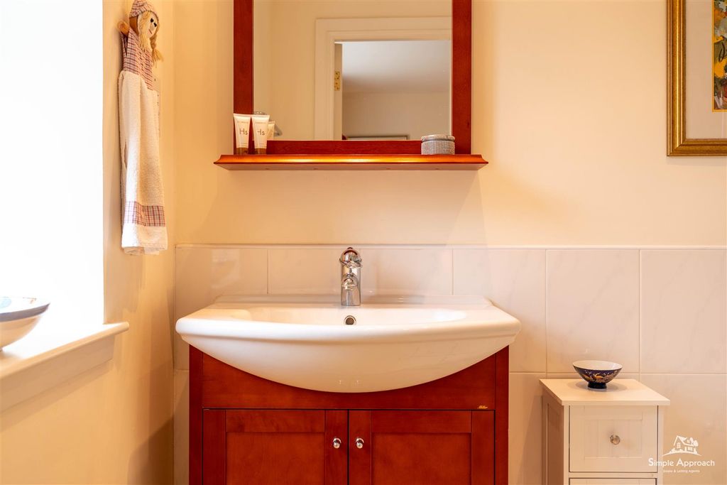 Additional image 39 of 4 bed property for saleRosslyn Avenue, Perth PH2