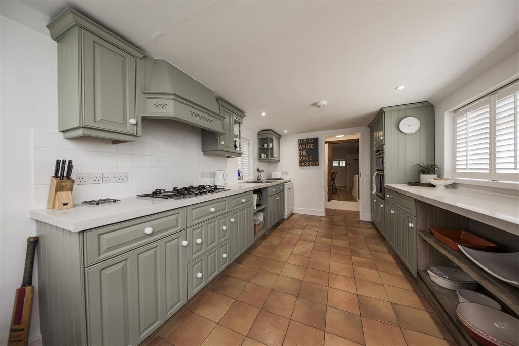 Property photo 3 of 47 Kitchen Breakfast Room