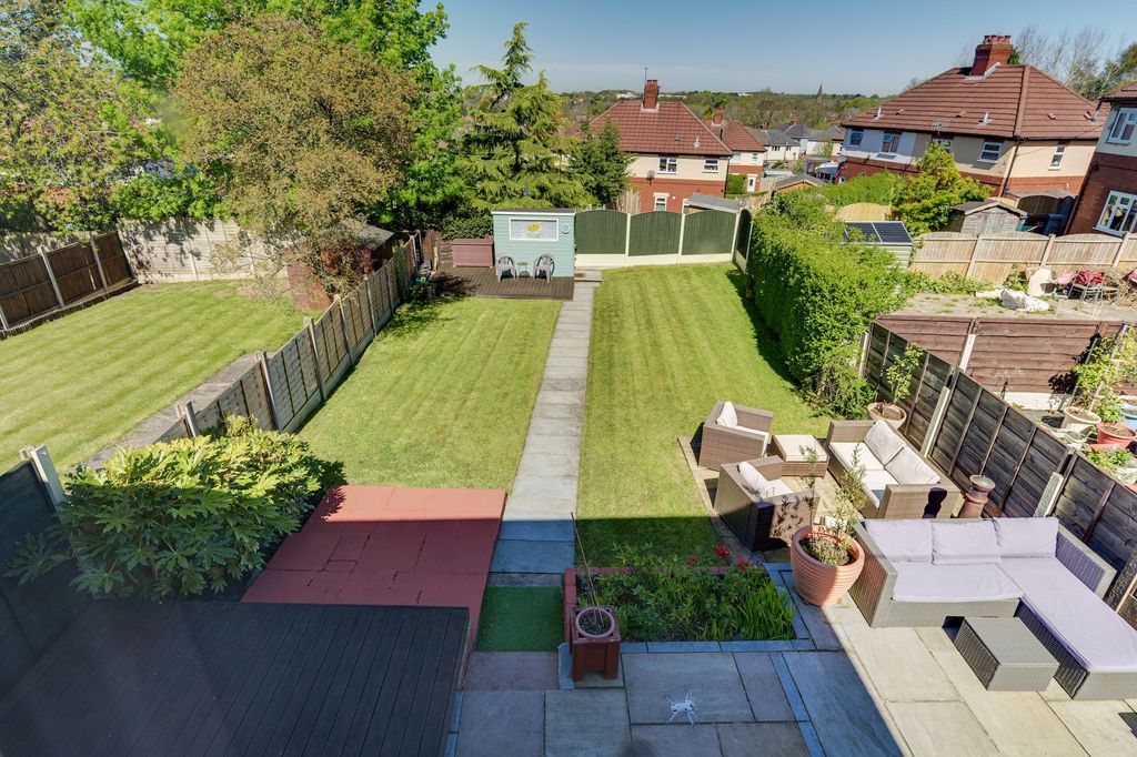 Property photo 2 of 31