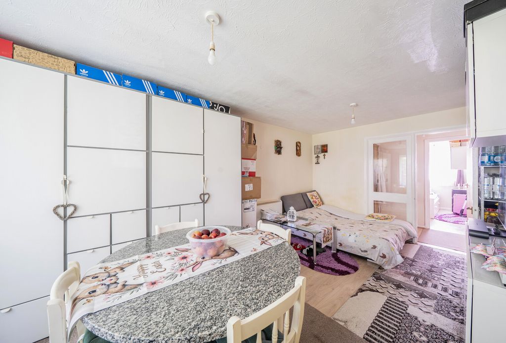 Property photo 3 of 10 1446946-16-69Ea2d...