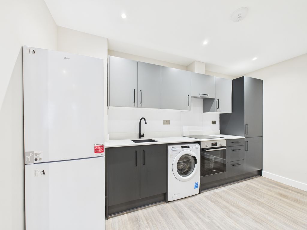 Property photo 2 of 6 Cam02841G0-Pr0046-Still002