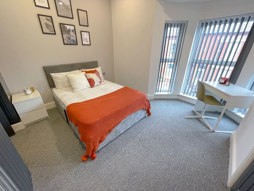 Property photo 2 of 7 24 Ridley(4)