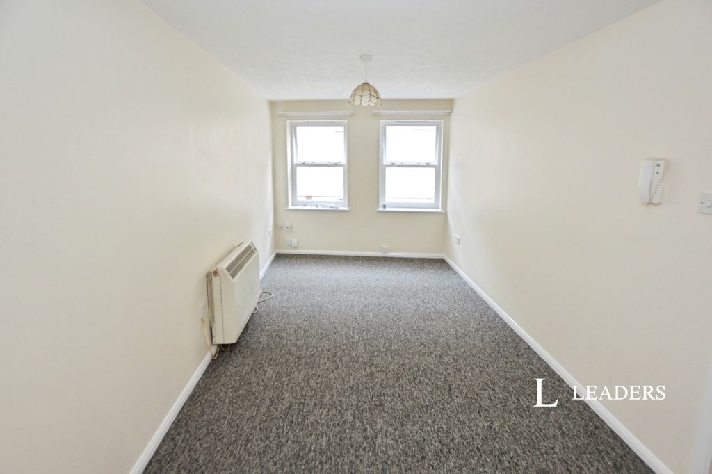 Property photo 3 of 9 Pbox-Img.Jpg