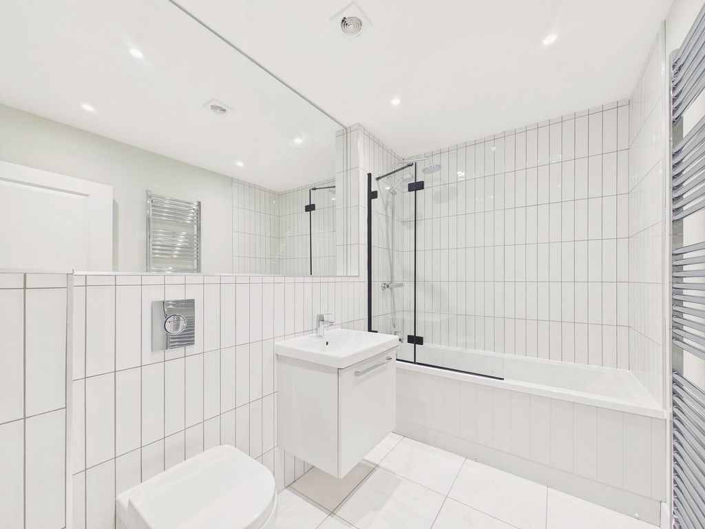 Property photo 2 of 13 Bathroom