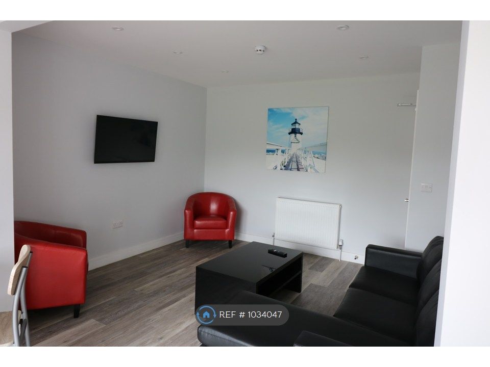 Property photo 2 of 14 Lounge