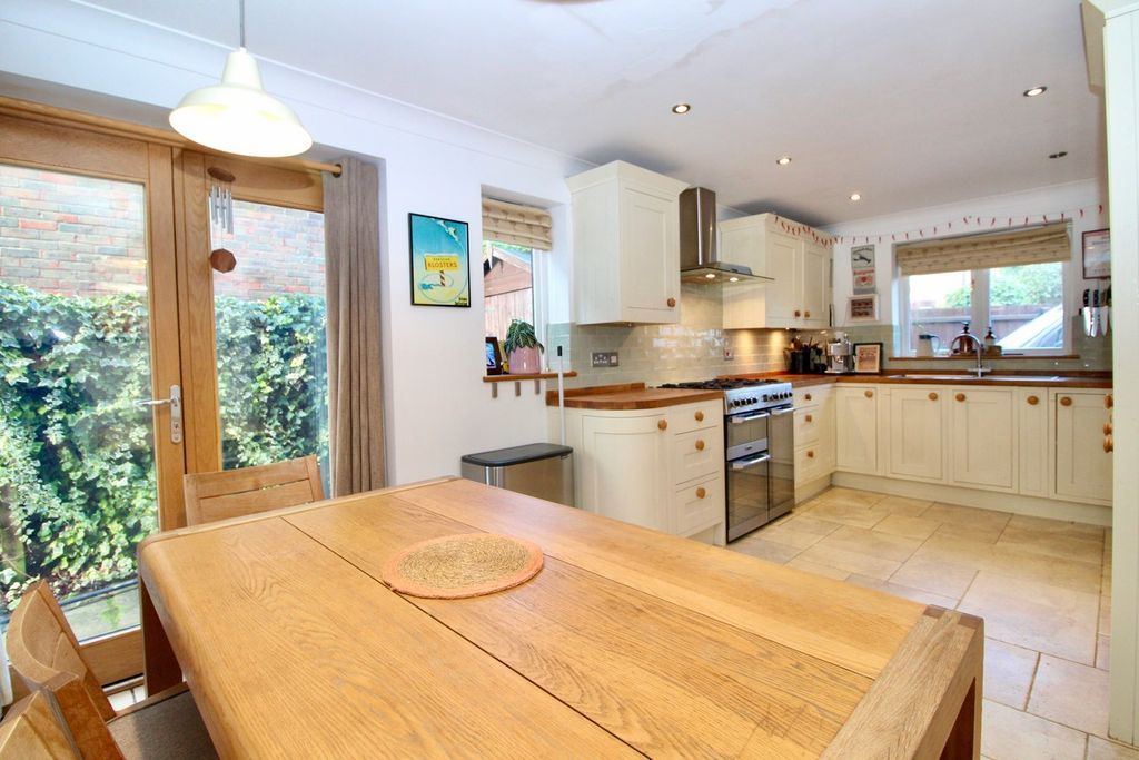 Property photo 3 of 22