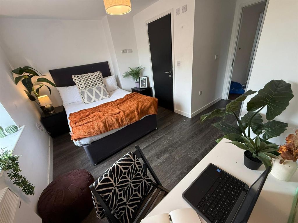 Property photo 2 of 34 066A9849-F84d-40d8-Bfcd-Bfecdea2453A.Jpg
