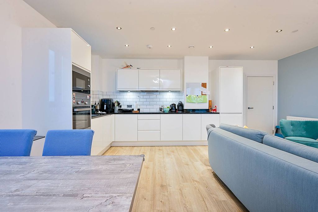 Property photo 3 of 13