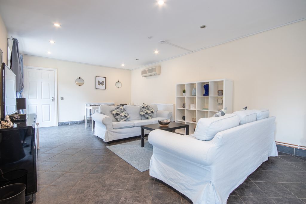 Property photo 3 of 11 HMO 3 Bed Edited-04