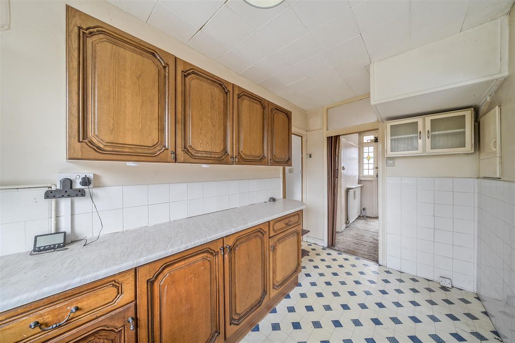 Property photo 2 of 9 Canterbury Way - Kitchen 3.Jpg