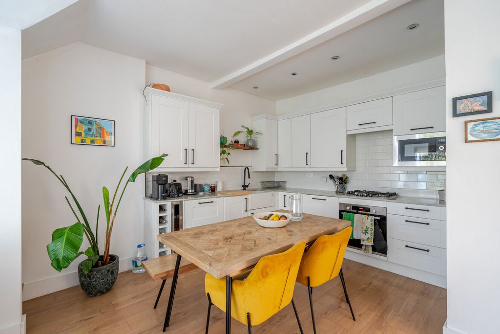 Property photo 2 of 11 1523739-5-6Abb991...
