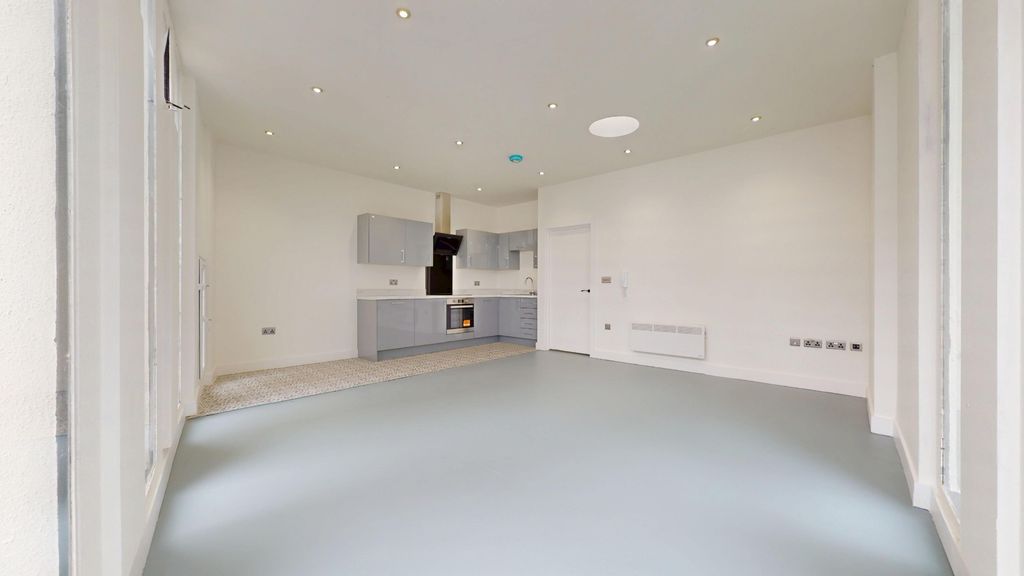 Property photo 3 of 14 4396822