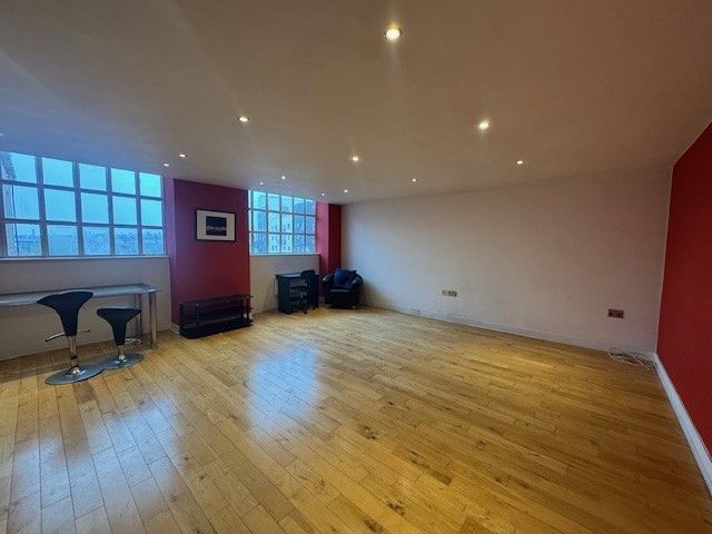 Property photo 3 of 11 Image