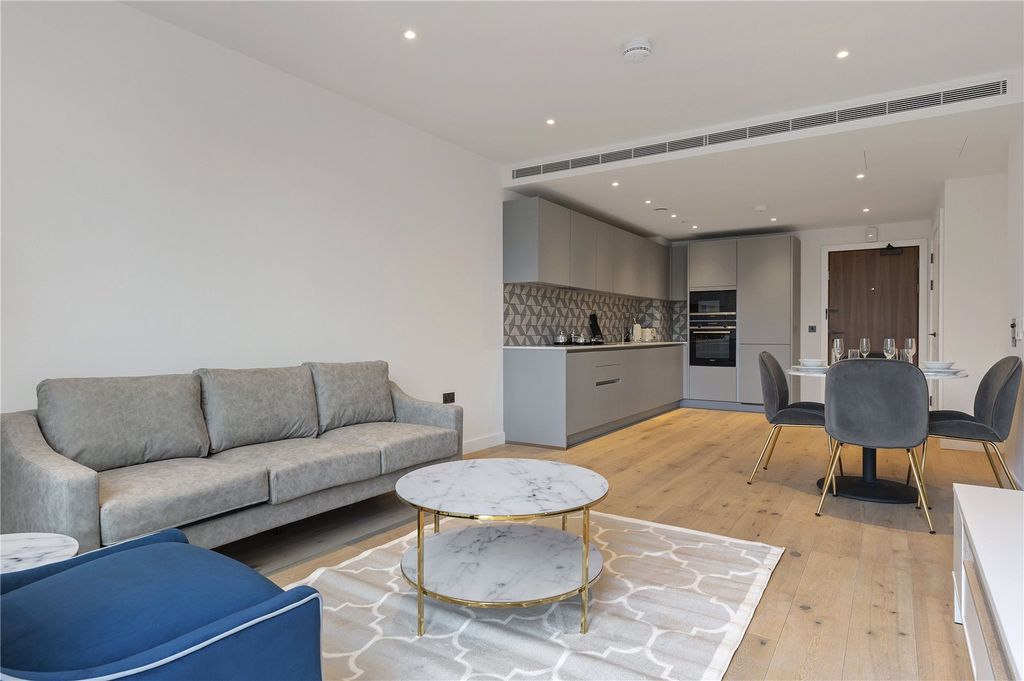 Property photo 1 of 16 Reception/ Kitchen