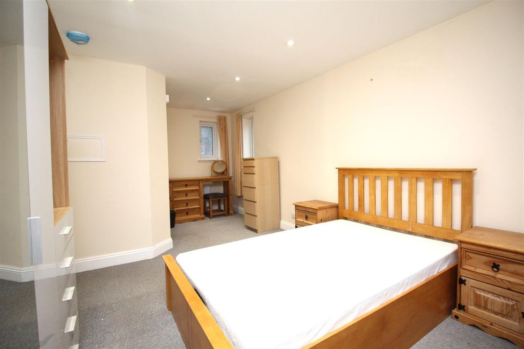 Property photo 2 of 4 Picture 2